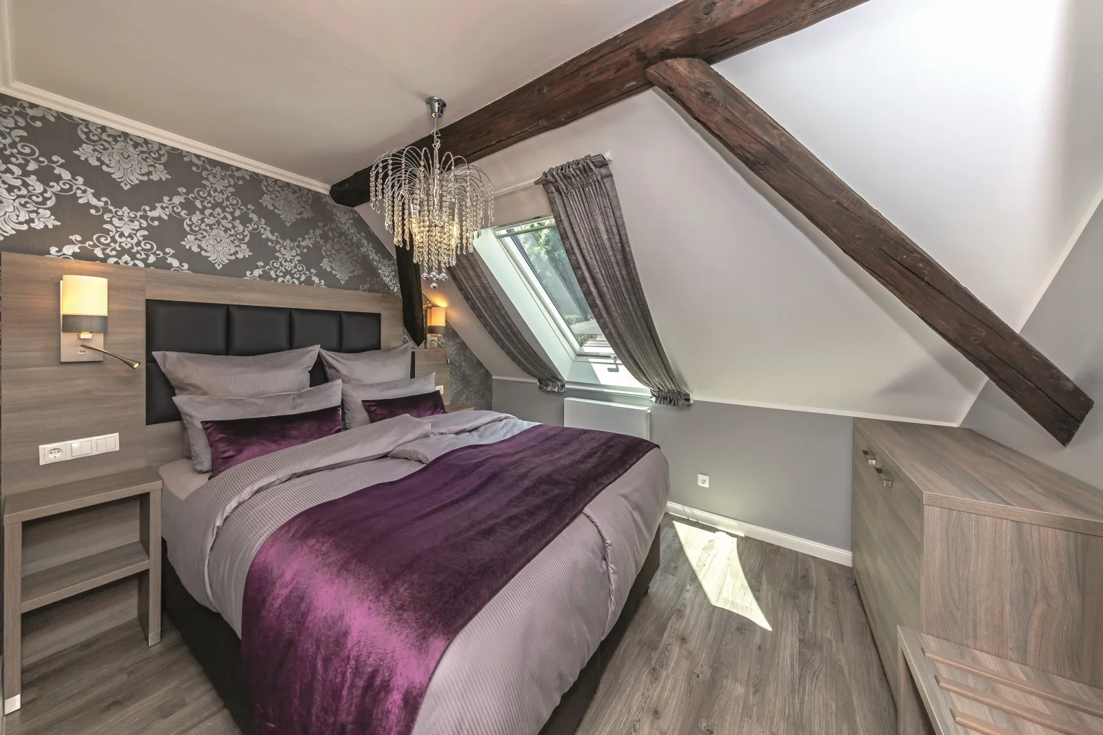 Queensize-Apartment  Marksburg
