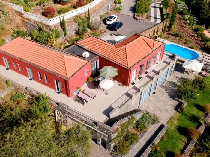 Luxus-Villa in ruhiger Lage - F4781
