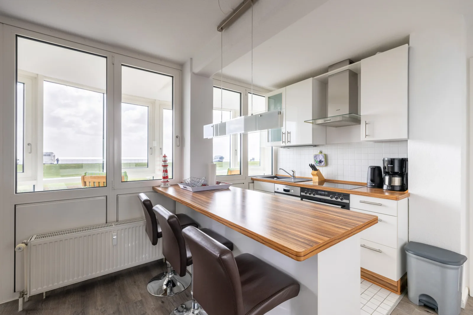 Komfortable Ferienwohnung für 2 am Südstrand mit Wintergarten & Meerblick | Wohnung 12