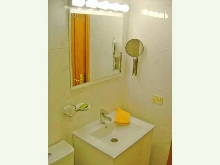 Ferienhaus mit Pool & Terrassen - F8059