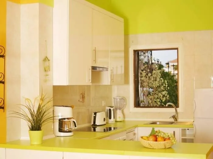 Ferienhaus mit Pool & Terrassen - F8059