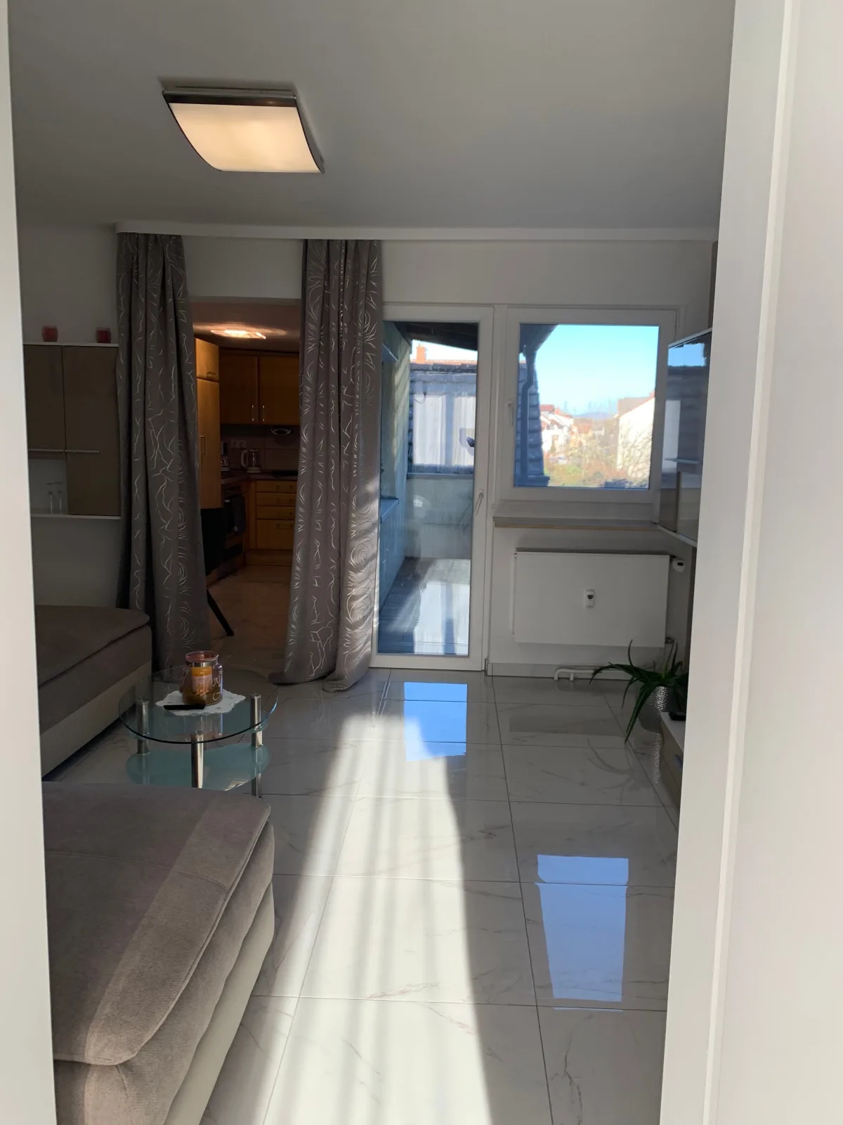 Moderne 2 Zimmer Wohnung mit Vollausstattung