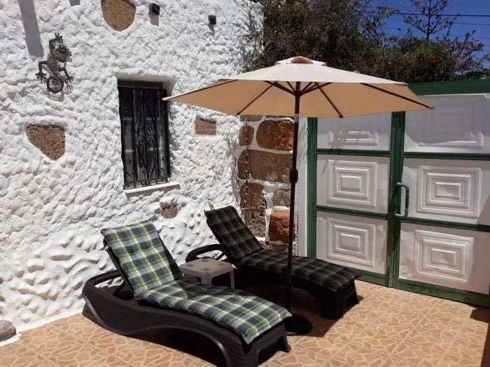 Ferienhaus mit Jacuzzi und Terrasse