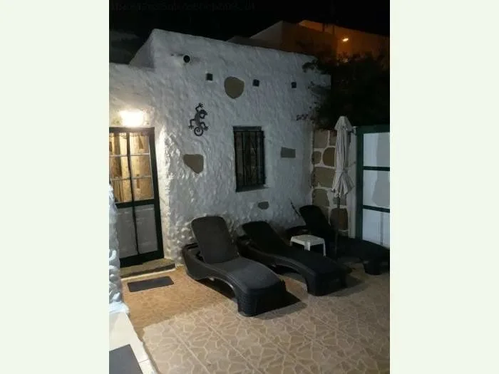 Ferienhaus mit Jacuzzi und Terrasse