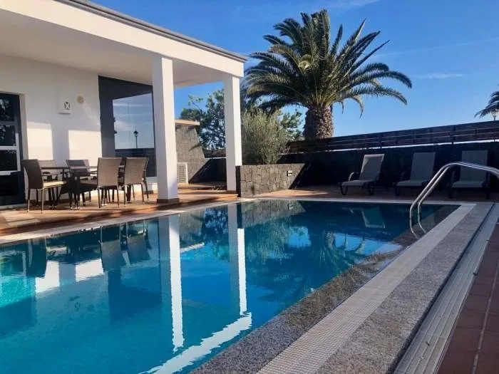 Haus in Playa Blanca mit Pool - F8062