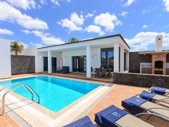 Haus in Playa Blanca mit Pool - F8062