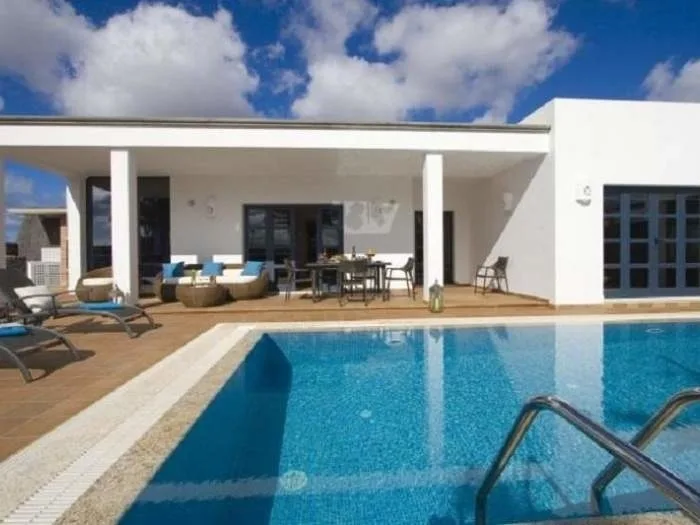 Haus in Playa Blanca mit Pool - F8062