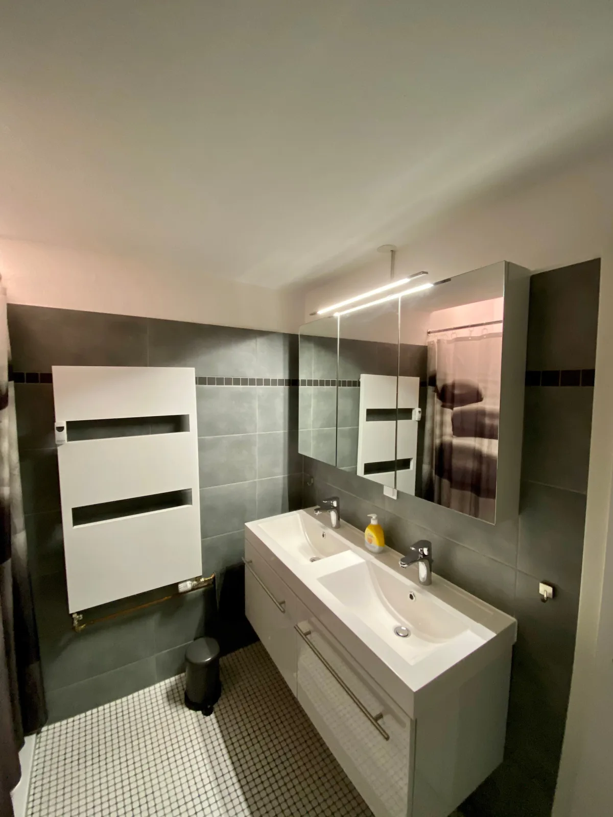 Elegant und fancy große FeWo mit 6 Betten, WLAN free,  6-144
