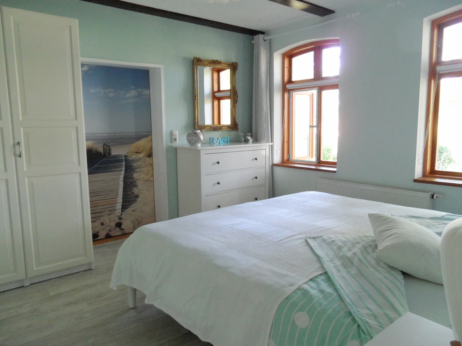 Komfortable Ferienwohnung "Vier Linden", ruhige dörfliche Lage, 20 min zur Küste