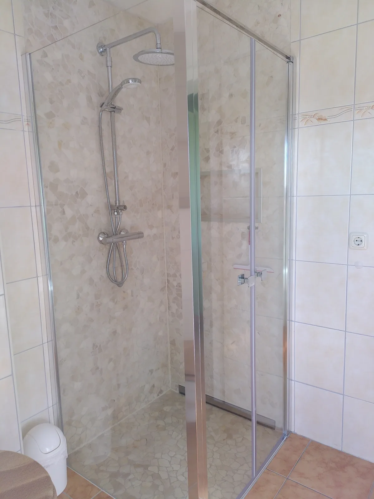 Komfortable Ferienwohnung "Vier Linden", ruhige dörfliche Lage, 20 min zur Küste