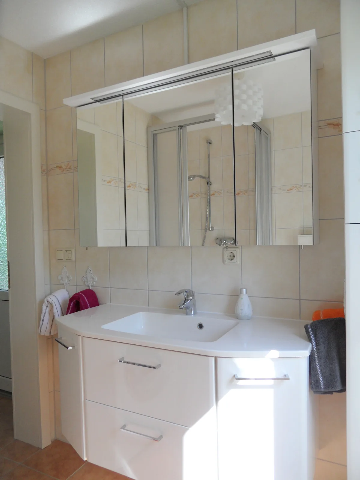 Komfortable Ferienwohnung "Vier Linden", ruhige dörfliche Lage, 20 min zur Küste