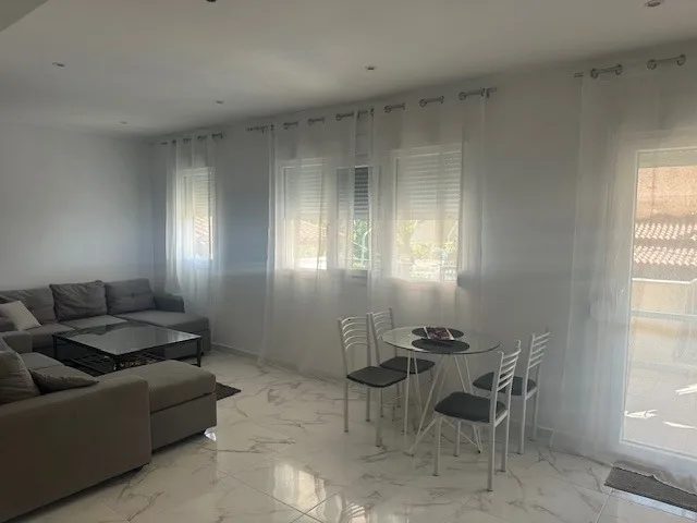Apartment Mike