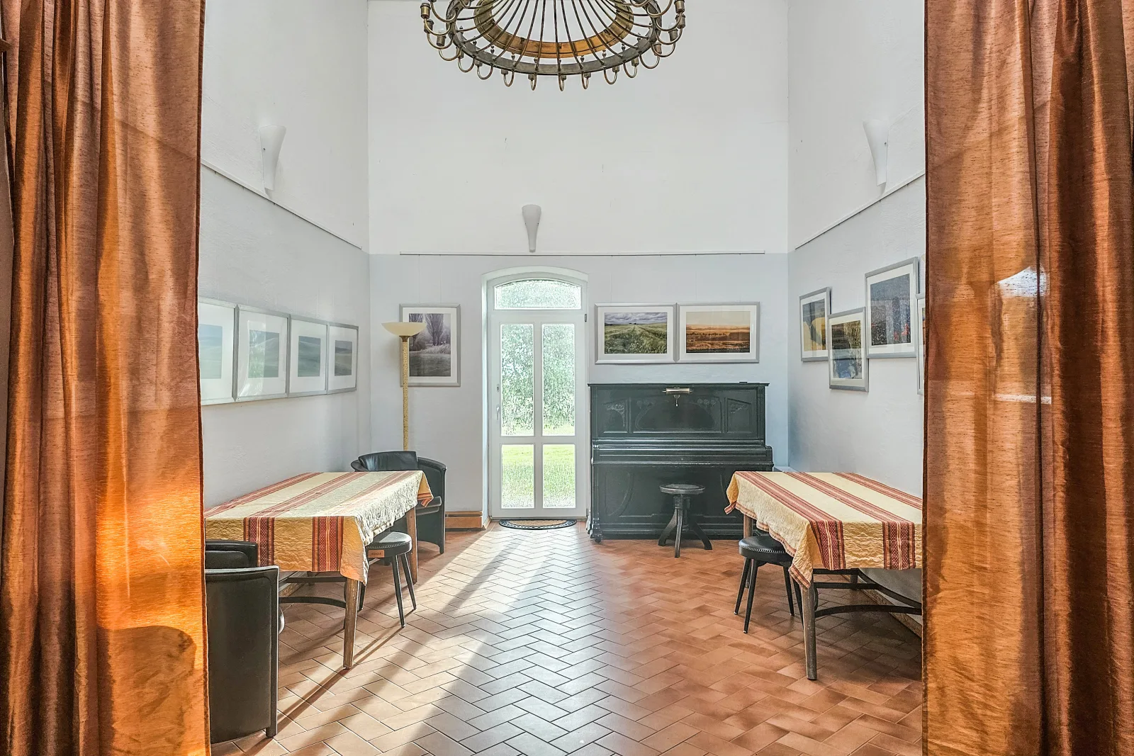 Großzügiges Ferienhaus für Familien & Gruppen - Vorwerk Seehausen in Oberuckersee Uckermark