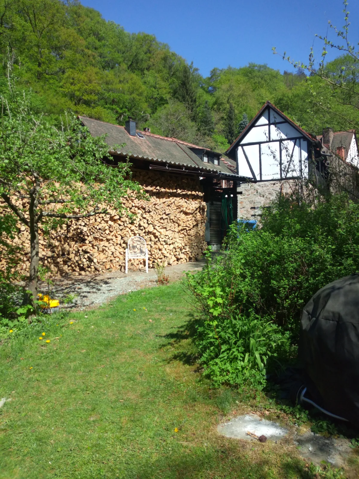 Bachgeflüster  2,5 Zimmer mit Terrasse direkt am Bach, maximal für 2 Erw.+2Kinder, Grillplatz,