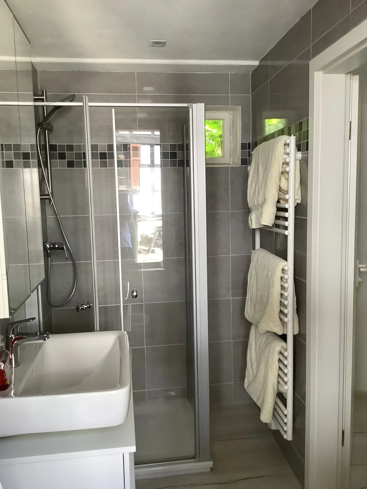 Bachgeflüster  2,5 Zimmer mit Terrasse direkt am Bach, maximal für 2 Erw.+2Kinder, Grillplatz,