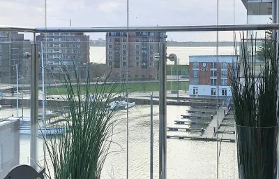 Port Marina "Schlagseite"