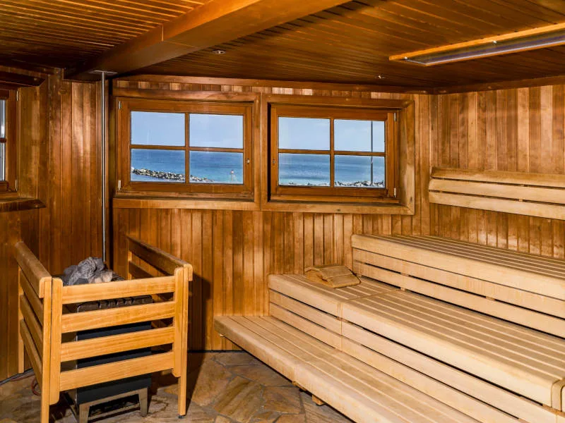 Nurdachhaus in Damp an der Ostsee