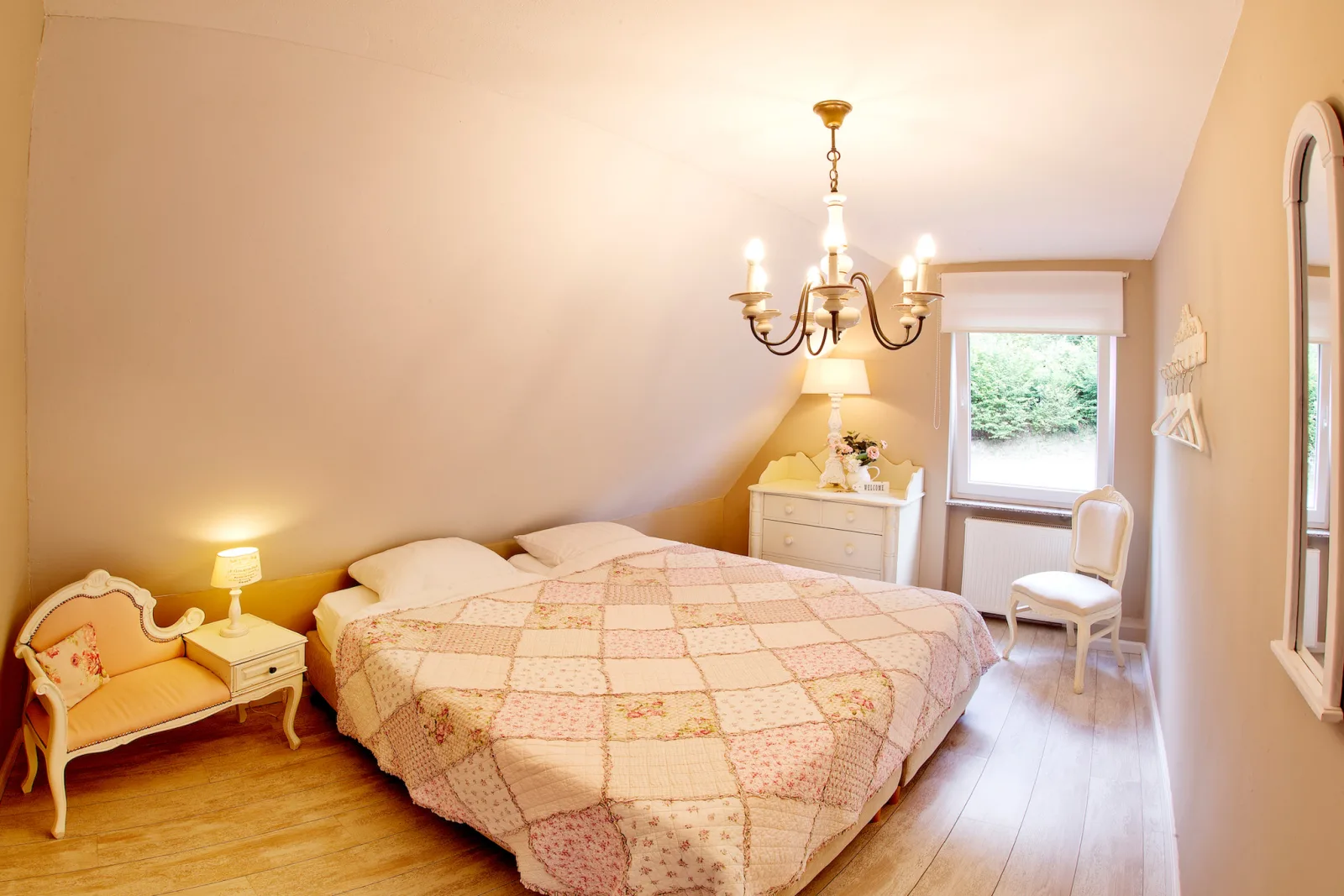 Tolles Ferienhaus für 16 Personen im Westerwald mit Sauna, Whirlpool, Kino und Bar