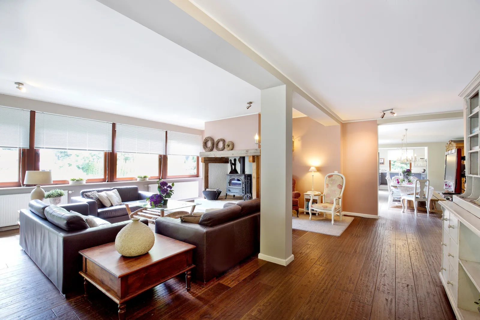 Tolles Ferienhaus für 16 Personen im Westerwald mit Sauna, Whirlpool, Kino und Bar