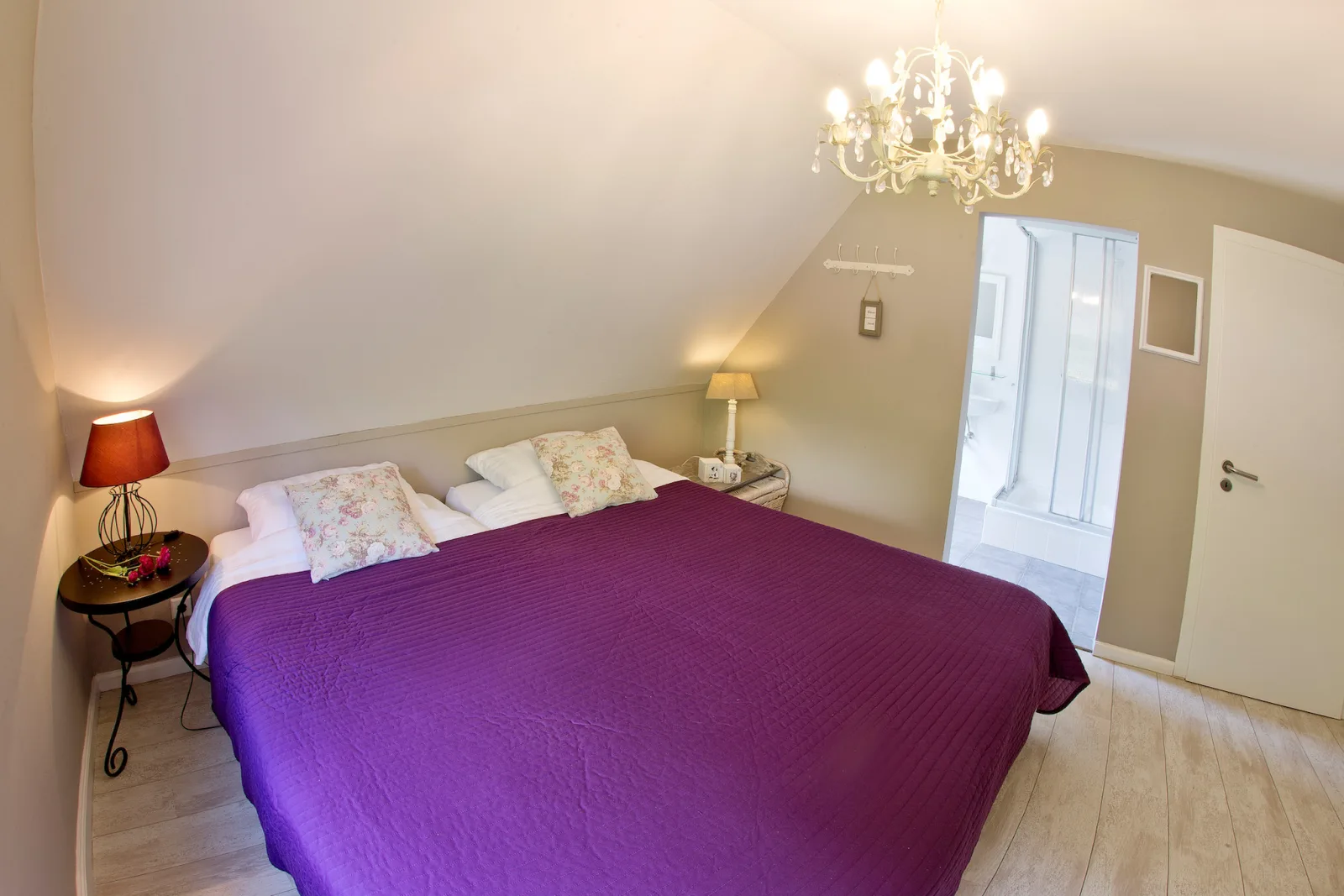 Tolles Ferienhaus für 16 Personen im Westerwald mit Sauna, Whirlpool, Kino und Bar
