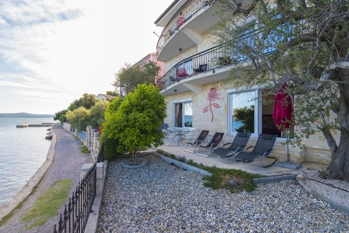 1.OG STARIGRAD /Finca