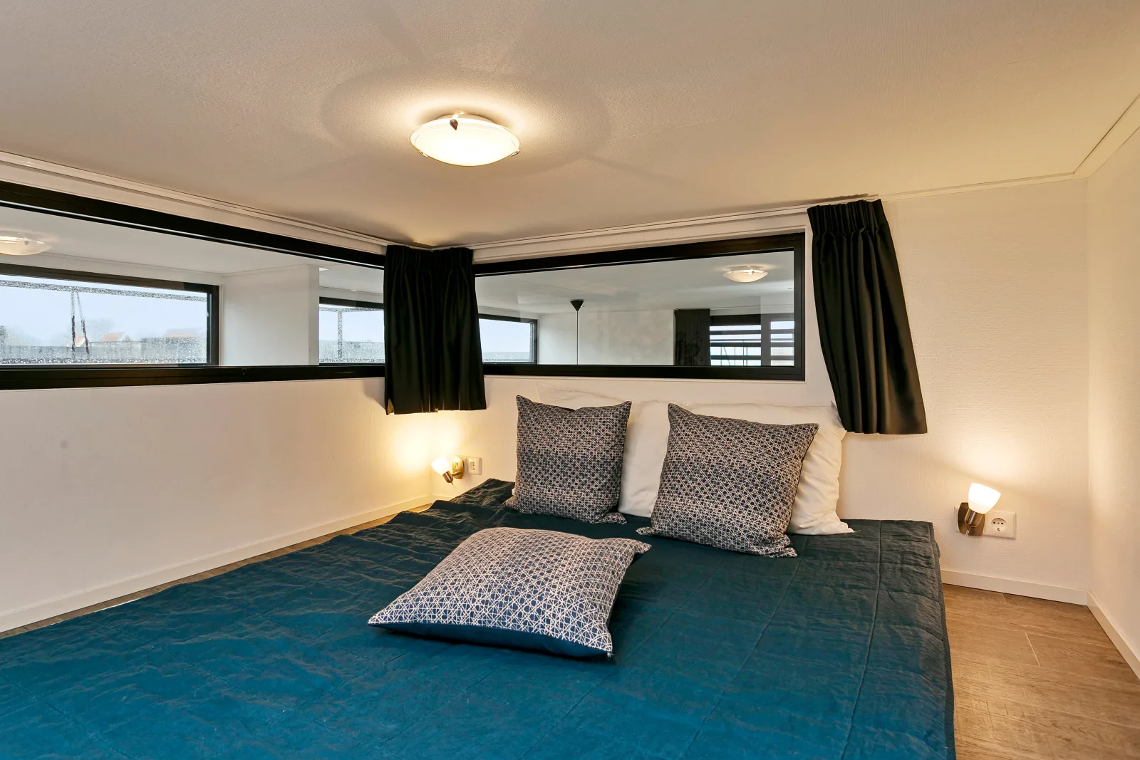 Excellent Cube mit Dachterrasse. Meerblick und Strand
