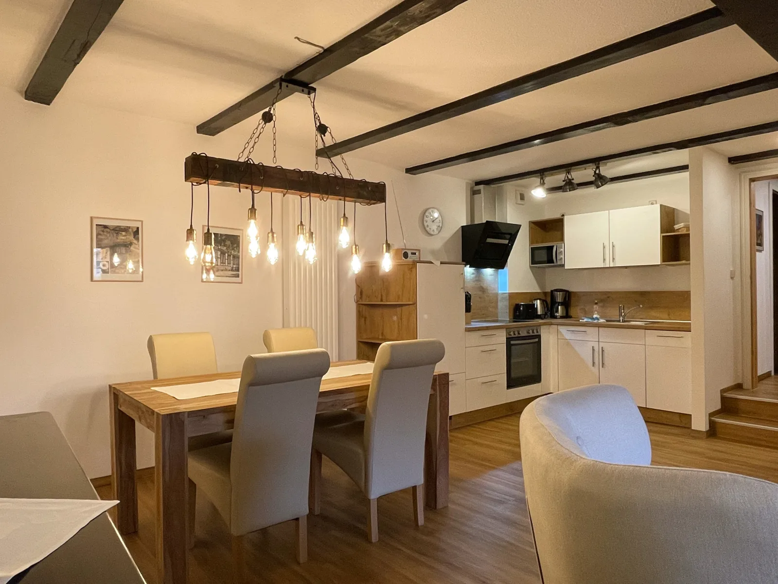 Apartment (No12) mit zwei Schlafzimmern und Wohnküche