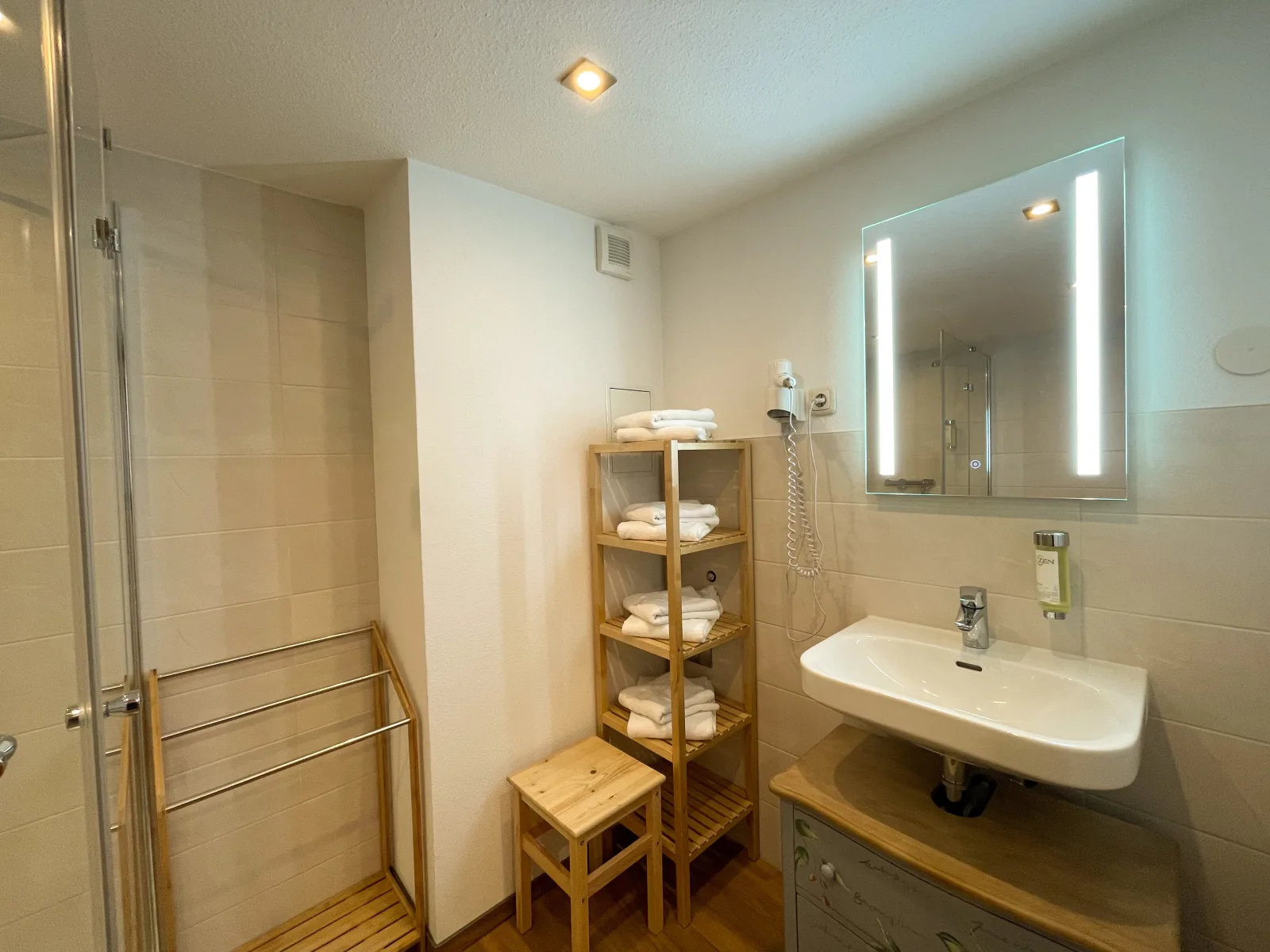 Apartment (No12) mit zwei Schlafzimmern und Wohnküche