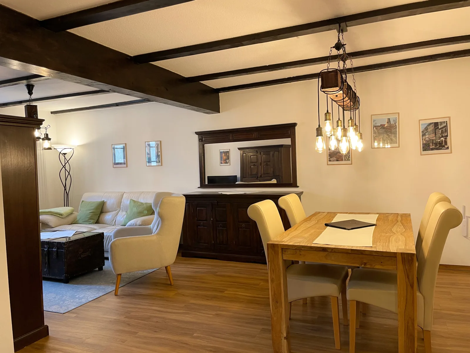 Apartment (No12) mit zwei Schlafzimmern und Wohnküche