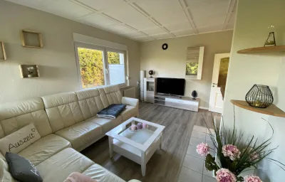 Die kleine Lodge, freistehend, direkte Waldlage, Terrasse, Garten, Grill, WLAN