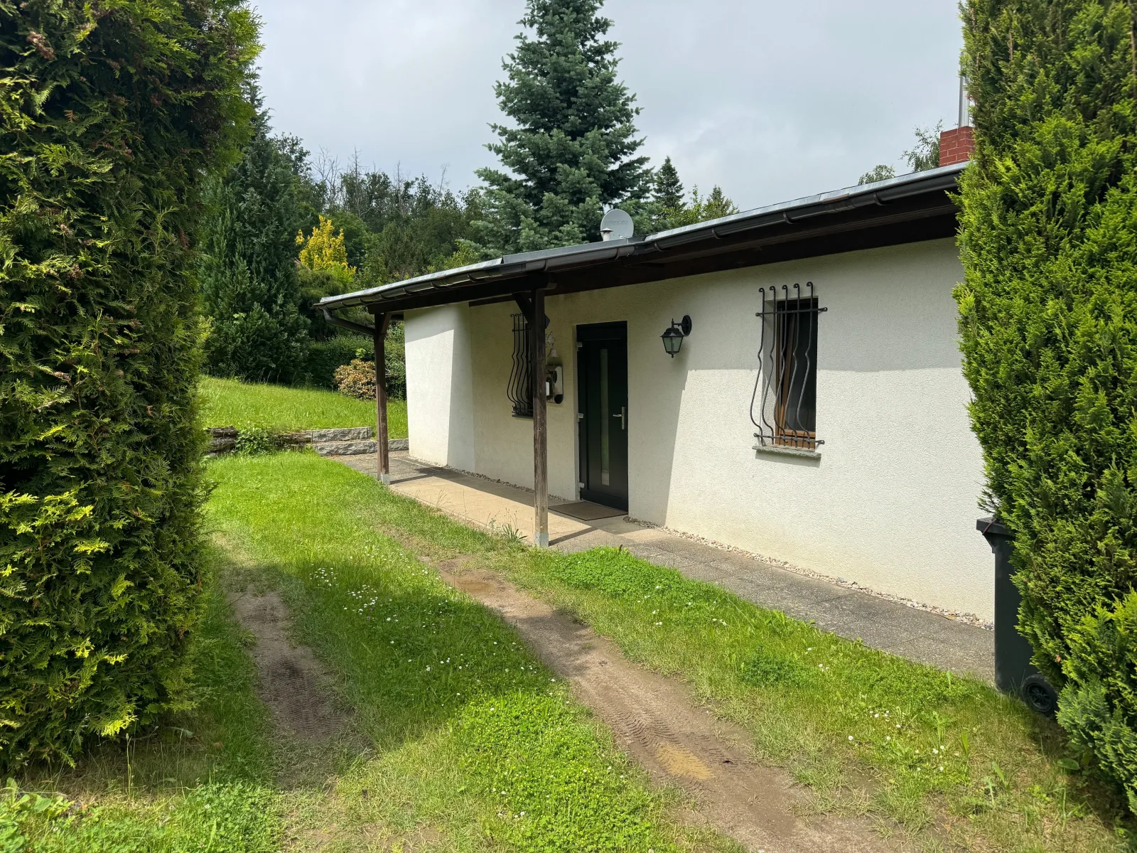 Die kleine Lodge, freistehend, direkte Waldlage, Terrasse, Garten, Grill, WLAN