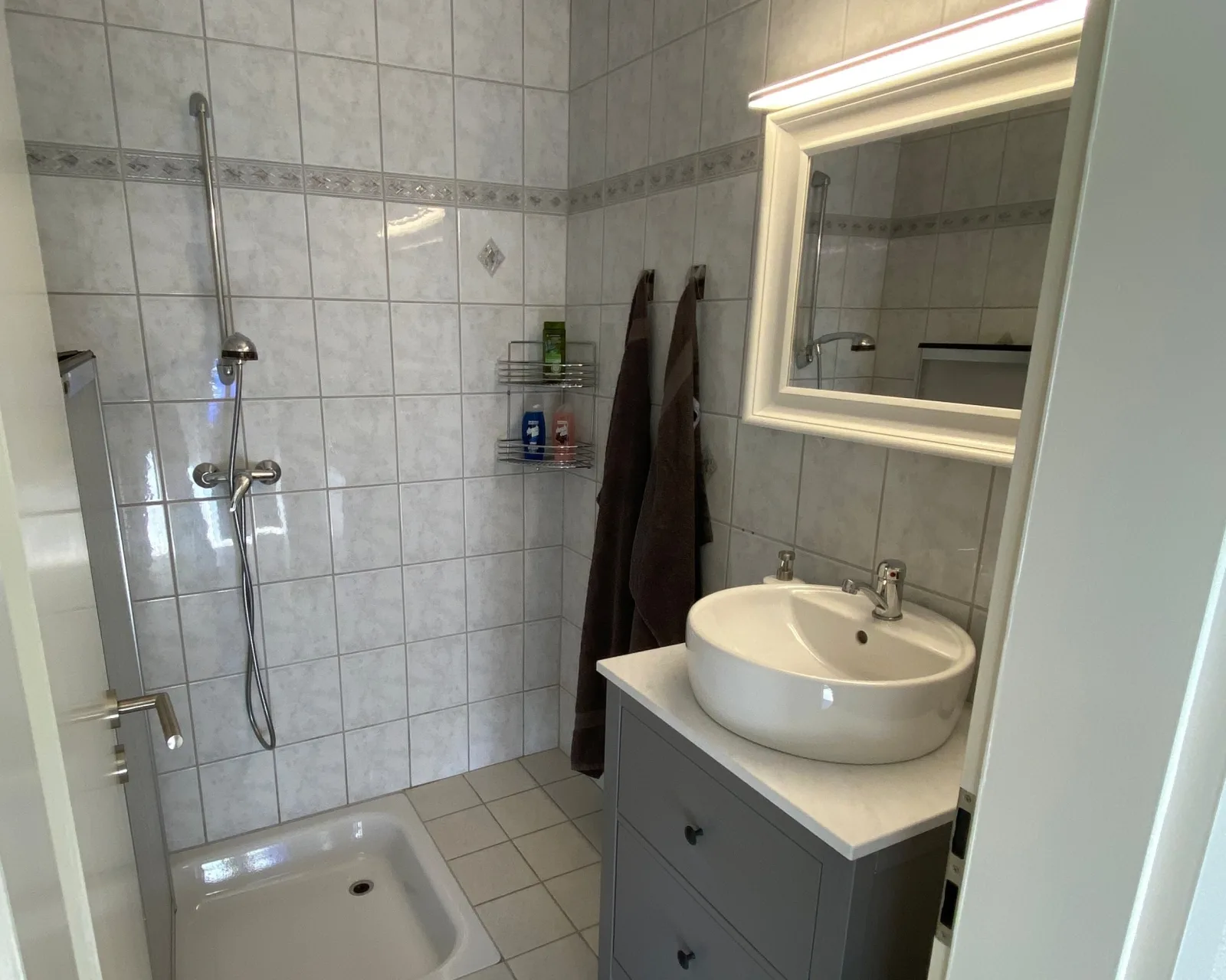 Die kleine Lodge, freistehend, direkte Waldlage, Terrasse, Garten, Grill, WLAN
