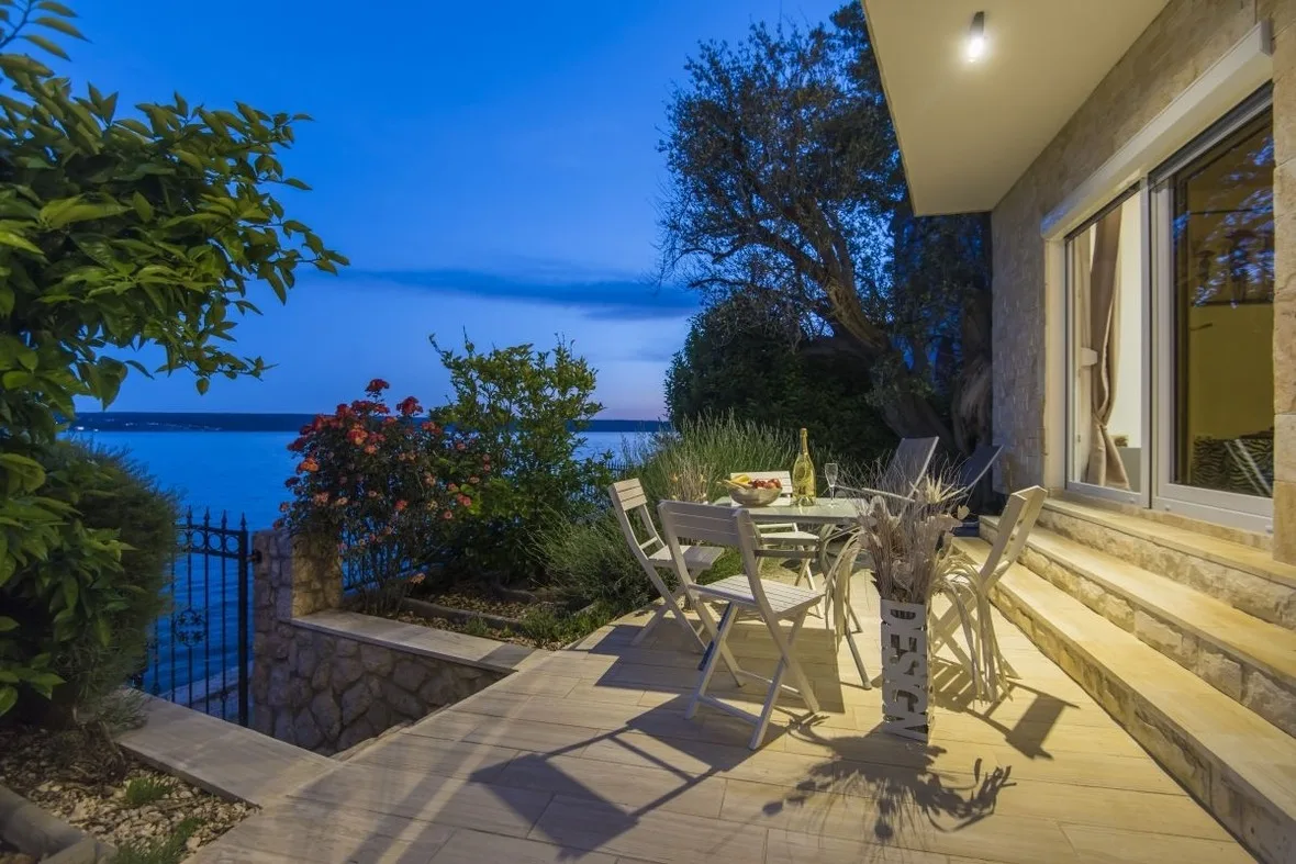 0.EG.SPLIT / Finca