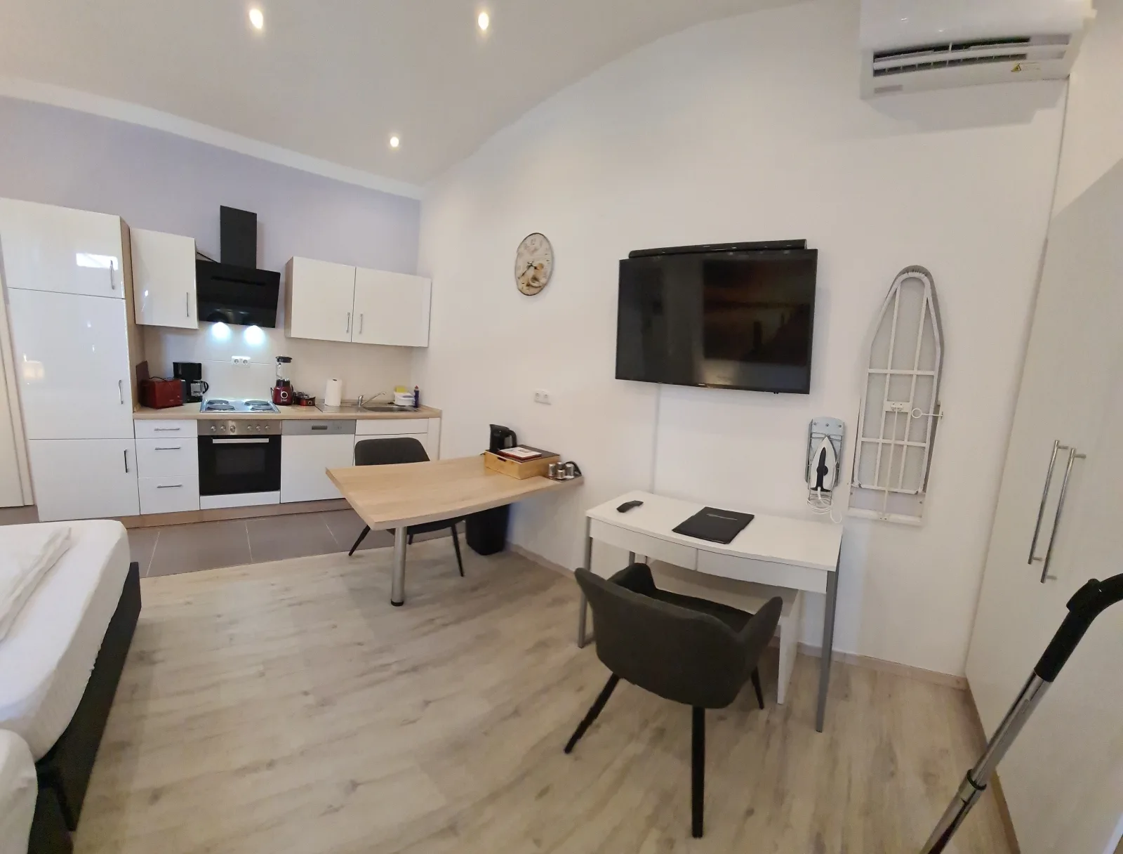 ferienwohnung-32609 W1