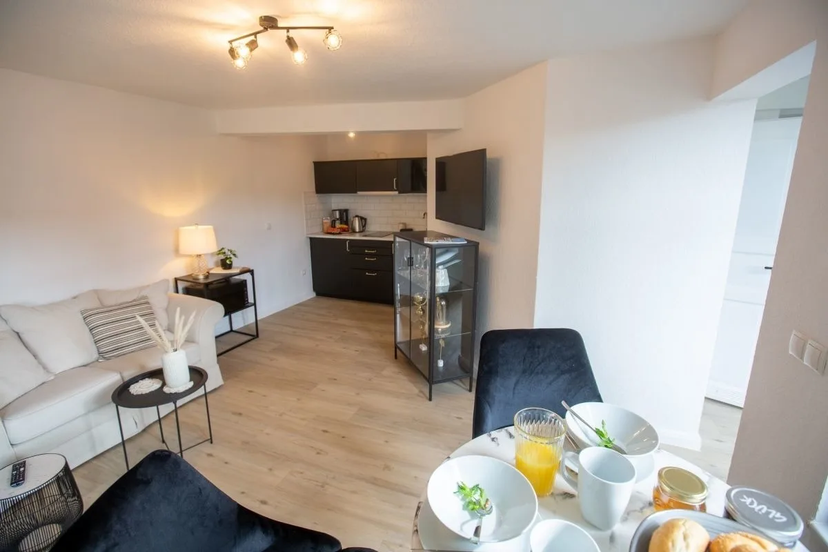 Apartment No.6