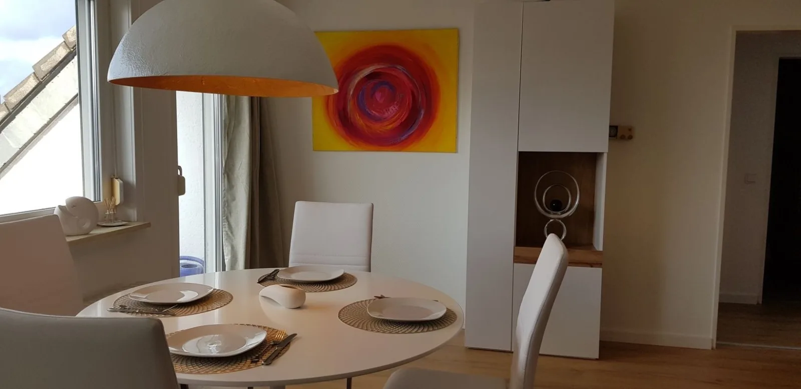 Drosselnest Moderne Design-Wohnung. Alles neu!