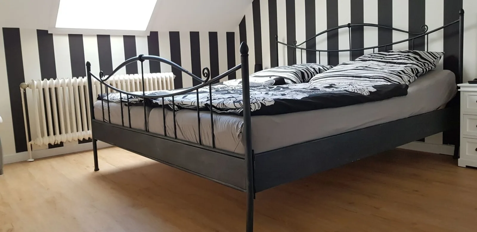 Drosselnest Moderne Design-Wohnung. Alles neu!