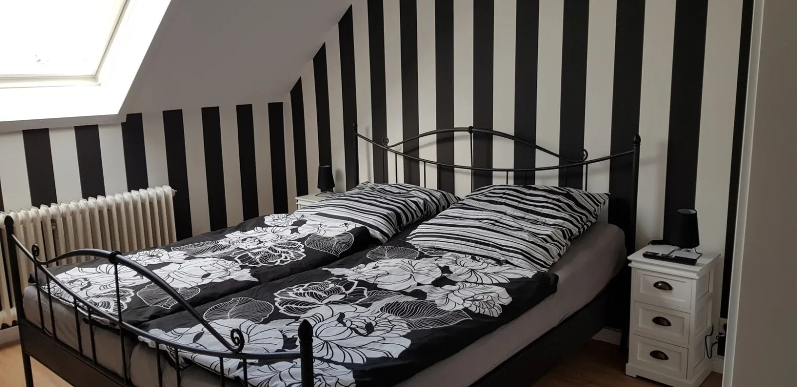 Drosselnest Moderne Design-Wohnung. Alles neu!