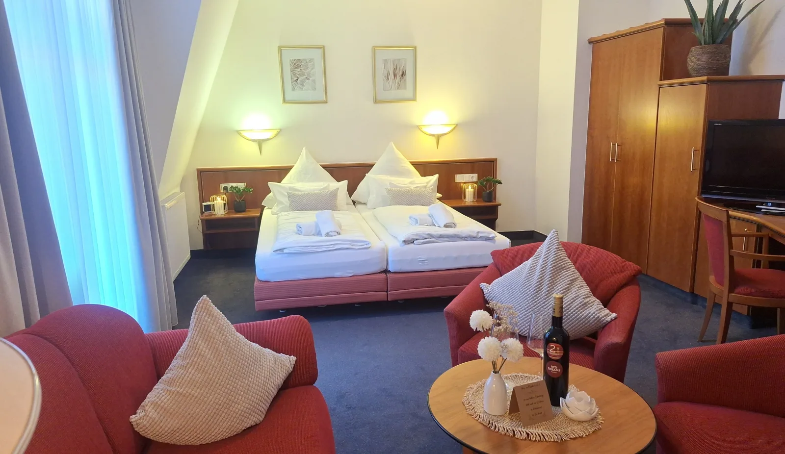 1 Raum Apartment großer Balkon