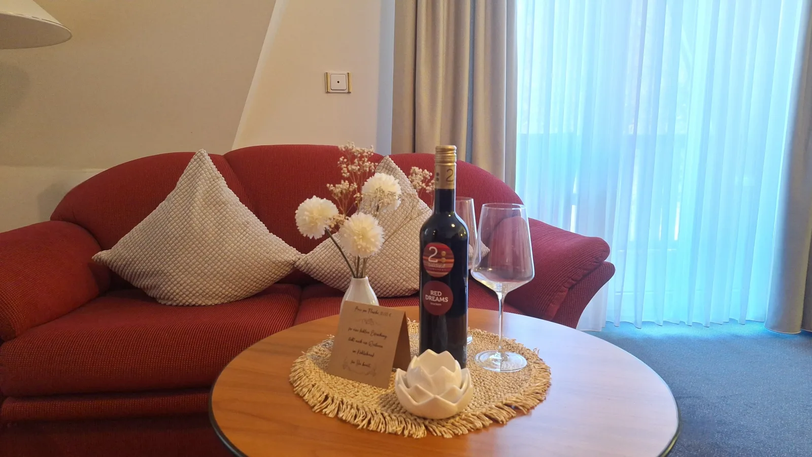 1 Raum Apartment großer Balkon