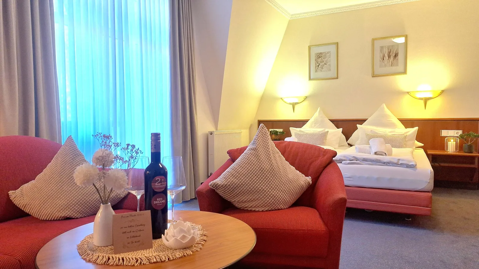 1 Raum Apartment großer Balkon