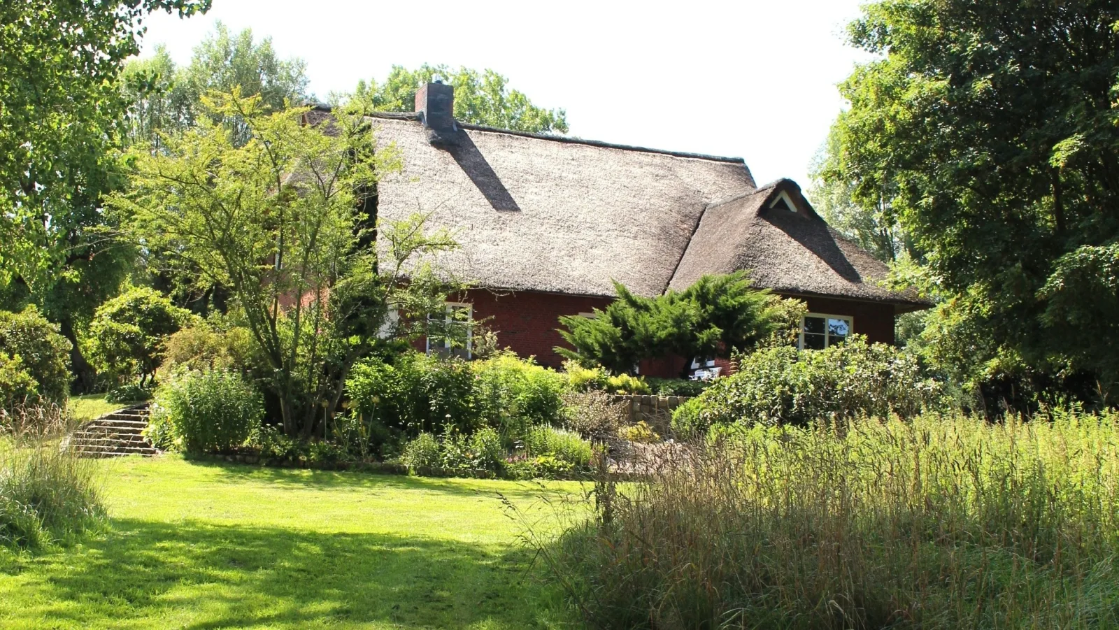 Reetdachhaus direkt am Wasser