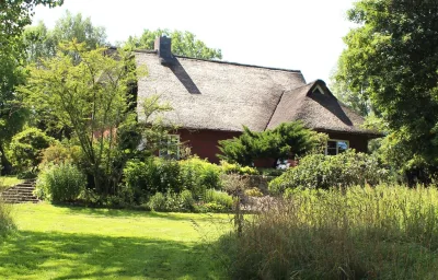 Reetdachhaus direkt am Wasser