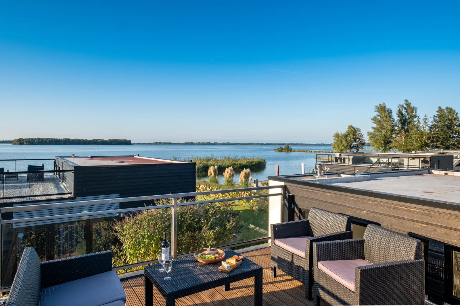 Elite Cube mit Dachterrasse. Meerblick und Strand