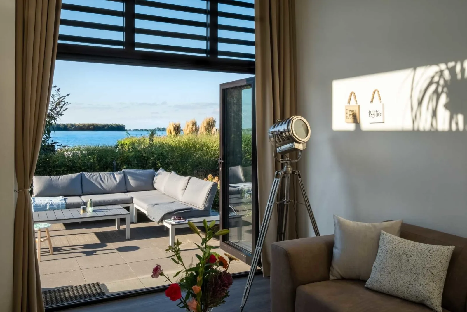 Elite Cube mit Dachterrasse. Meerblick und Strand