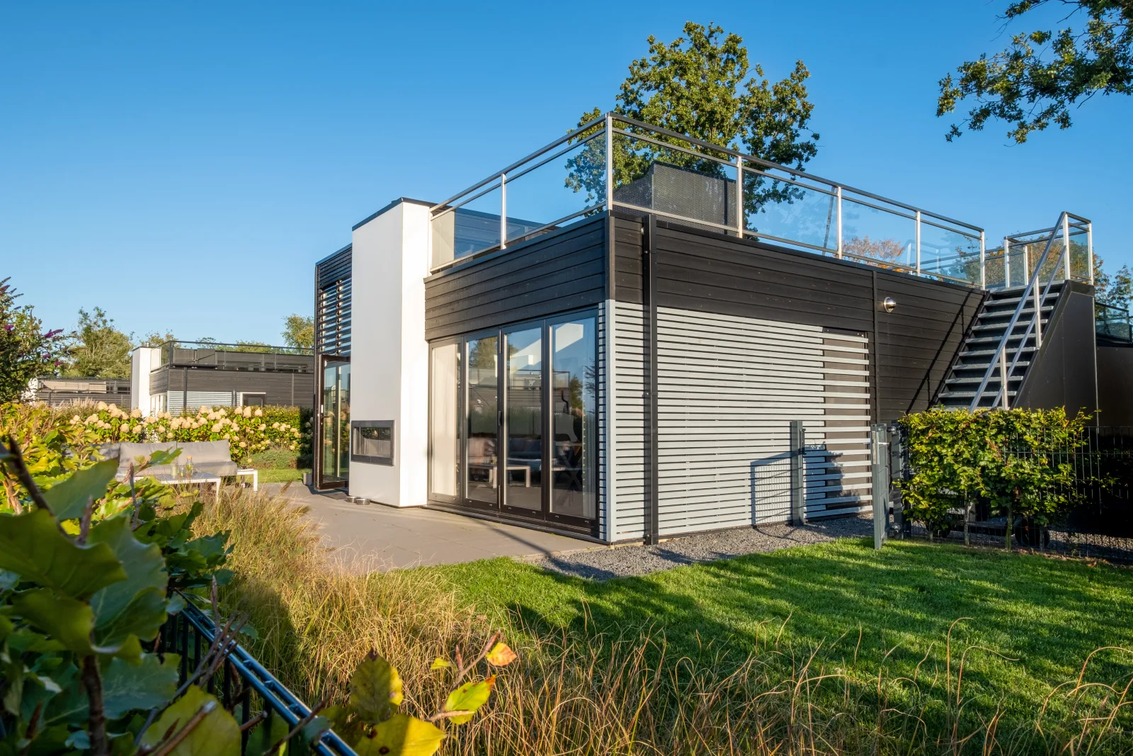 Elite Cube mit Dachterrasse. Meerblick und Strand