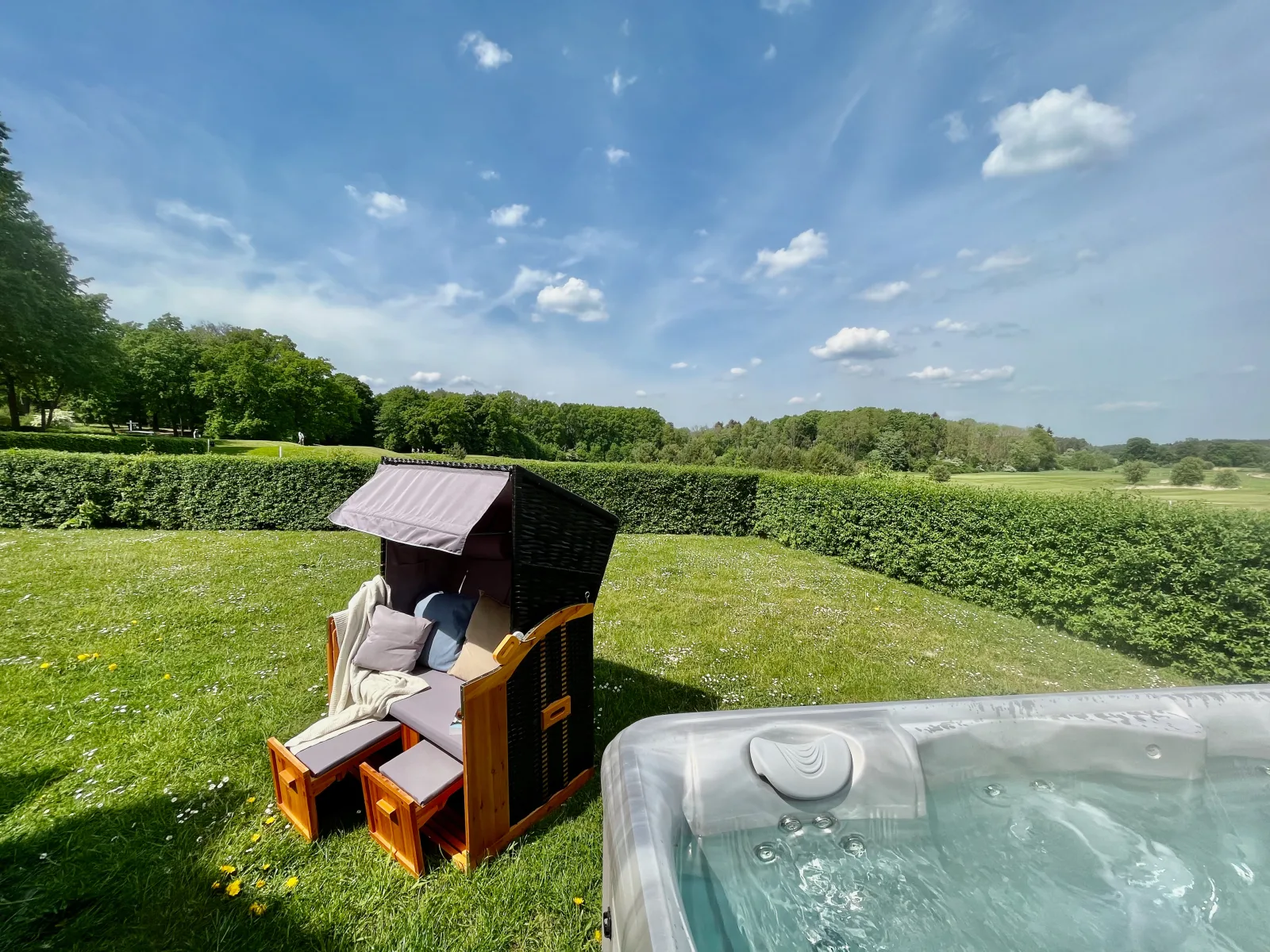 Abschlag1*Whirlpool*Sauna*Kamin*Blick ins Grüne