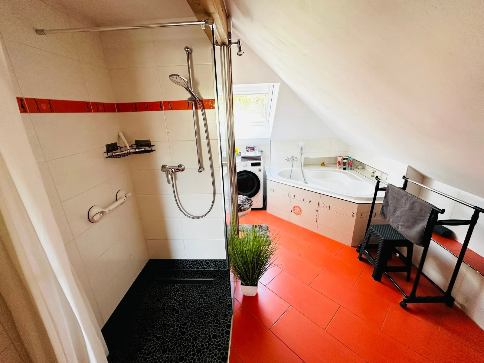 Ferienwohnung Am Waldesrand - Garten, Terrasse, Grill, Luftkühler, Massagesessel, Kinderspielecke, Spielekonsole