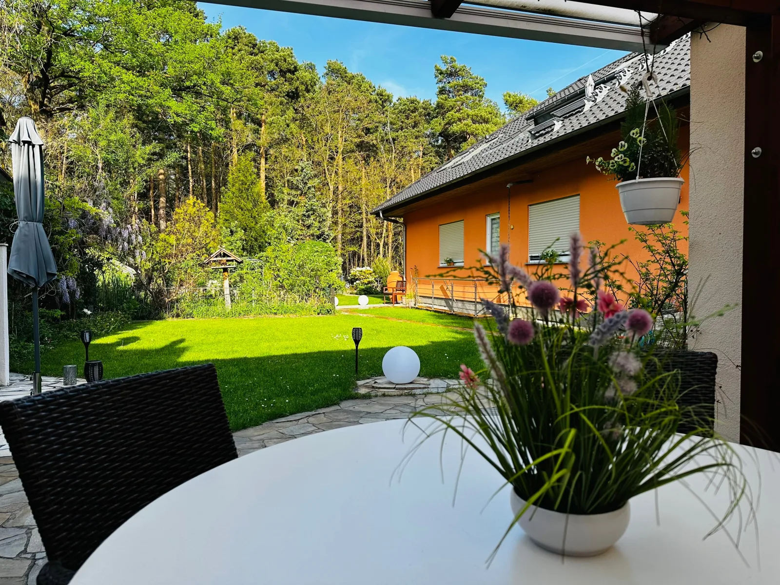 Ferienwohnung Am Waldesrand - Garten, Terrasse, Grill, Luftkühler, Massagesessel, Kinderspielecke, Spielekonsole
