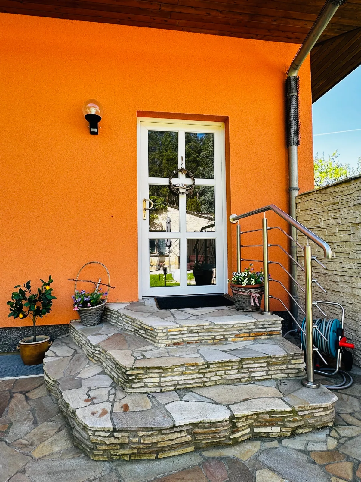 Ferienwohnung Am Waldesrand - Garten, Terrasse, Grill, Luftkühler, Massagesessel, Kinderspielecke, Spielekonsole